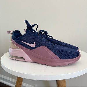 Nike Air Max Motion 2 Sneakers